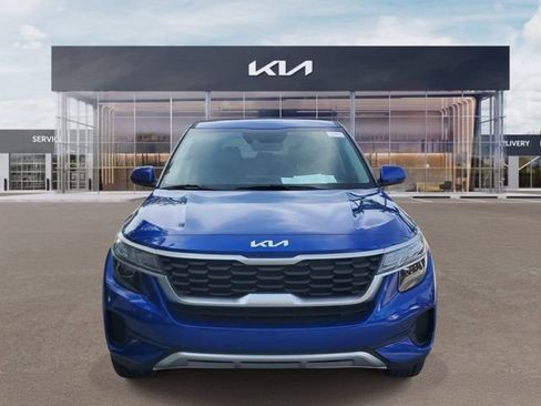 Certified 2023 Kia Seltos LX AWD/4WD image 2