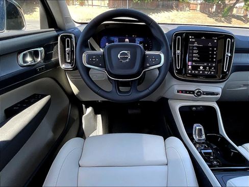 New 2026 Volvo XC40 B5 Ultra w/ Climate Package AWD/4WD image 15
