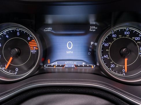 Used 2019 Jeep Cherokee Limited FWD image 24