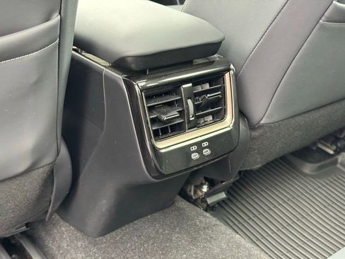 Used 2025 Toyota Crown Signia Limited image 17