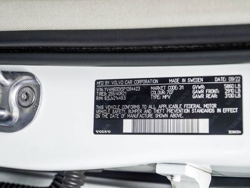 Used 2023 Volvo XC60 T8 Ultimate w/ Climate Package AWD/4WD image 41