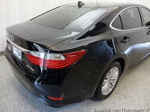 Used 2015 Lexus ES 350 w/ Luxury Package FWD image 7