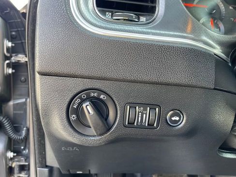 Used 2014 Dodge Charger SE image 20