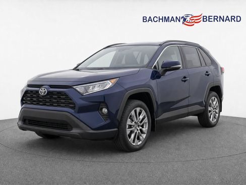 Used 2021 Toyota RAV4 XLE Premium AWD/4WD image 3