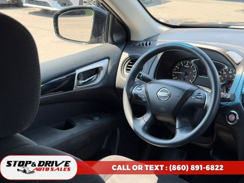 Used 2016 Nissan Pathfinder S AWD/4WD image 12