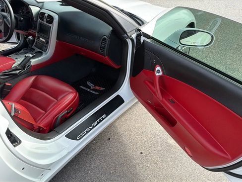 Used 2005 Chevrolet Corvette Coupe w/ Preferred Equipment Group image 15