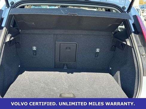 Certified 2025 Volvo XC40 B5 Core image 34