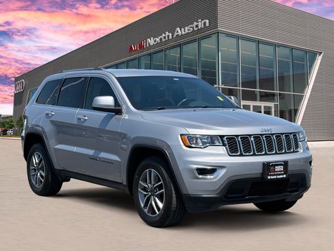 Used 2020 Jeep Grand Cherokee Laredo w/ Laredo X Package RWD image 4