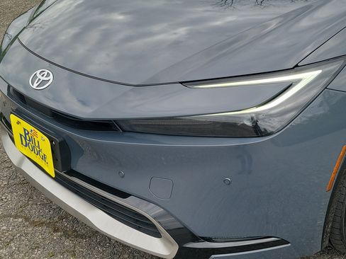 Used 2024 Toyota Prius Prime FWD image 9