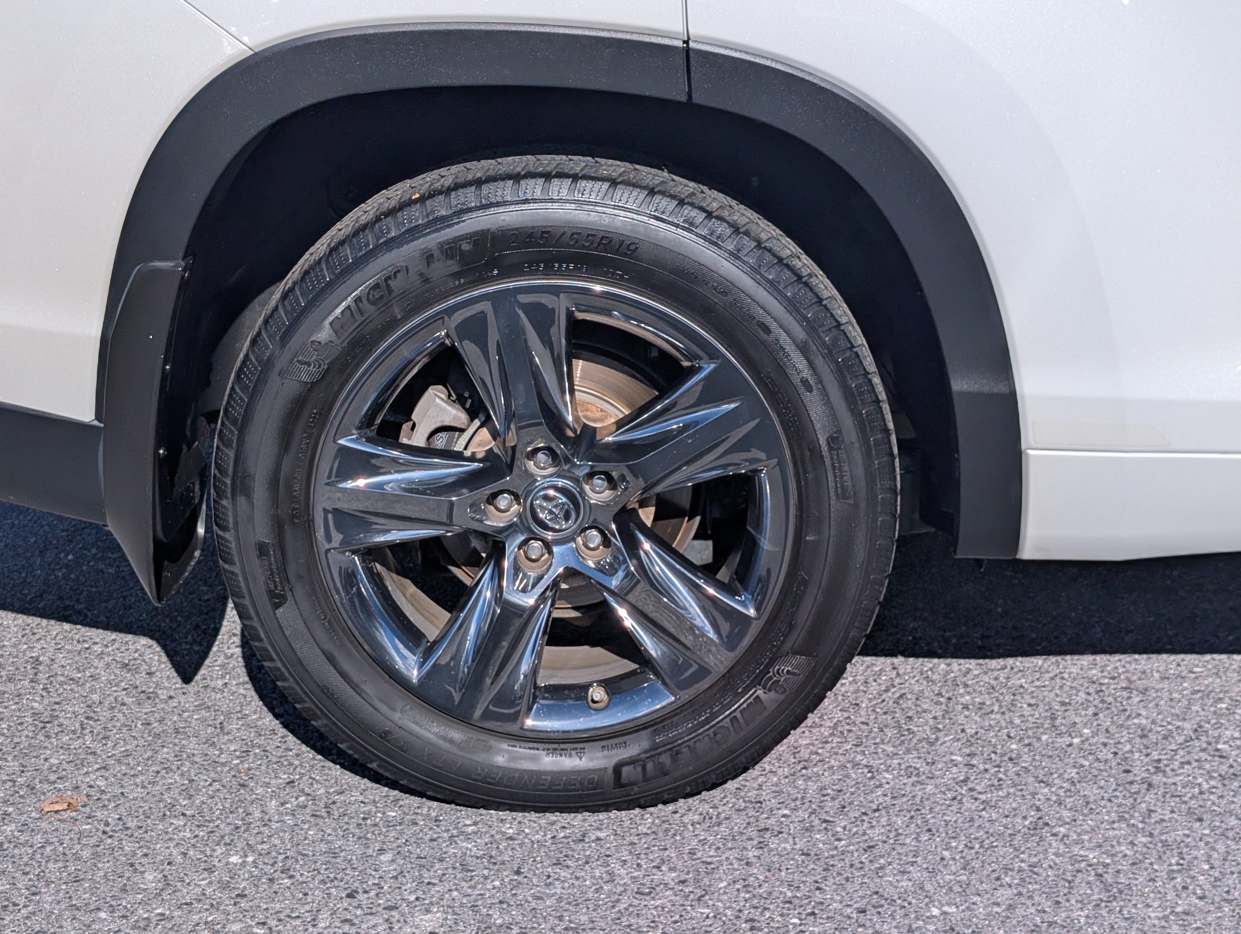 Used 2017 Toyota Highlander Limited Platinum w/ Carpet Mat Package AWD/4WD image 10