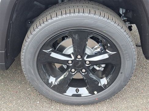 New 2025 Jeep Grand Cherokee L Limited w/ Black Appearance Package image 5