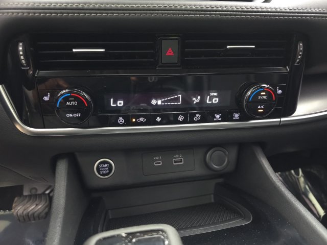 Used 2022 Nissan Rogue SV w/ SV Premium Package FWD image 24