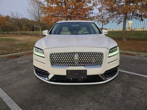 Used 2019 Lincoln Nautilus Select image 8