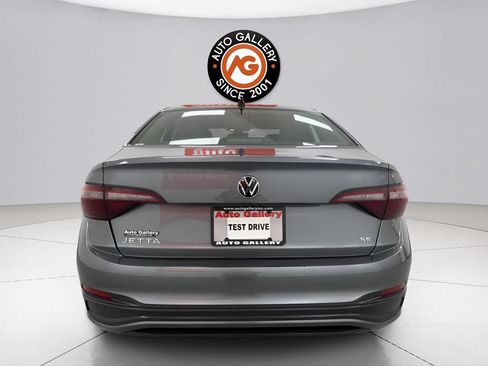 Used 2024 Volkswagen Jetta SE FWD image 6