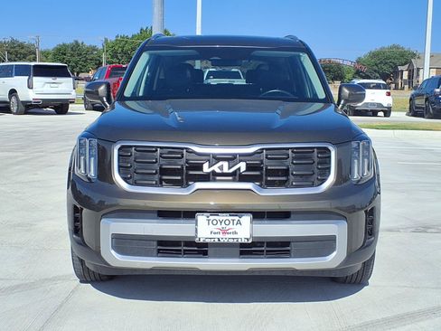 Used 2025 Kia Telluride S FWD image 2