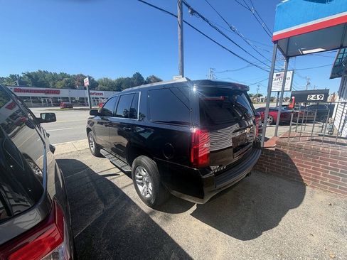 Used 2019 Chevrolet Tahoe LT w/ Max Trailering Package AWD/4WD image 4