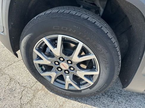 Used 2023 GMC Acadia SLT w/ Technology Package FWD image 21