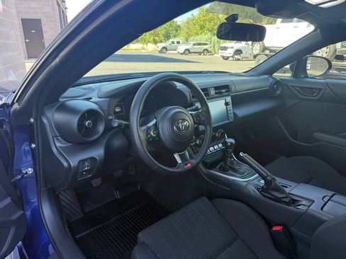 Used 2023 Toyota GR86 w/ ALL Weather Mat Package (TMS) RWD image 24