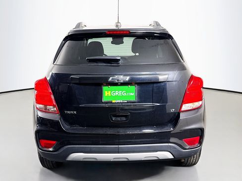 Used 2020 Chevrolet Trax LT w/ LT Convenience Package image 8