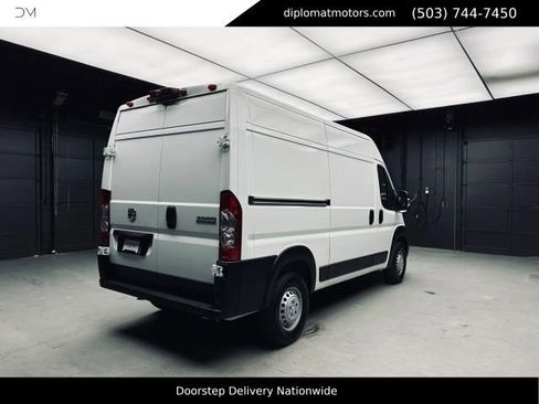 Used 2025 RAM ProMaster 2500 w/ Safety Group FWD image 6
