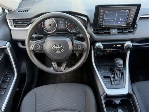 Used 2020 Toyota RAV4 LE image 12