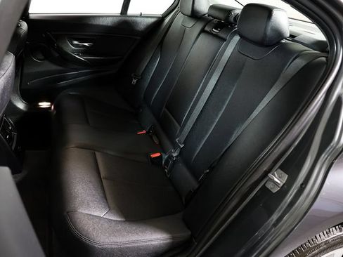 Used 2018 BMW 320i xDrive Sedan w/ Convenience Package AWD/4WD image 13