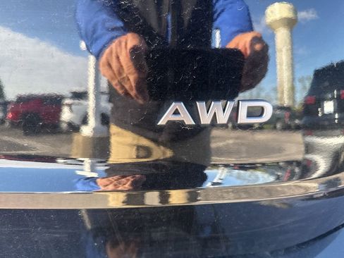 Used 2025 Nissan Rogue SV image 14