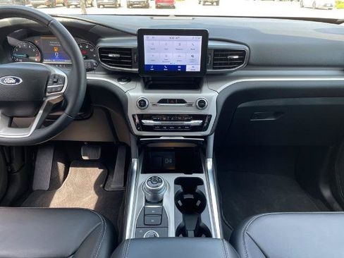 Certified 2024 Ford Explorer XLT w/ Equipment Group 202A AWD/4WD image 11