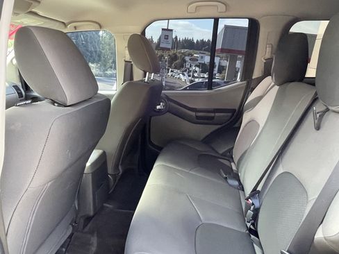 Used 2015 Nissan Xterra S AWD/4WD image 13