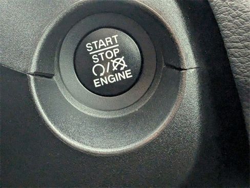 Used 2021 Jeep Compass Latitude w/ Sun and Sound Group image 23