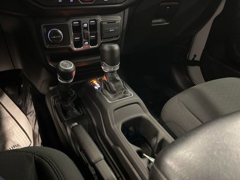 Used 2023 Jeep Wrangler Unlimited Sport image 28