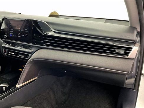 Used 2025 Toyota Camry LE image 16