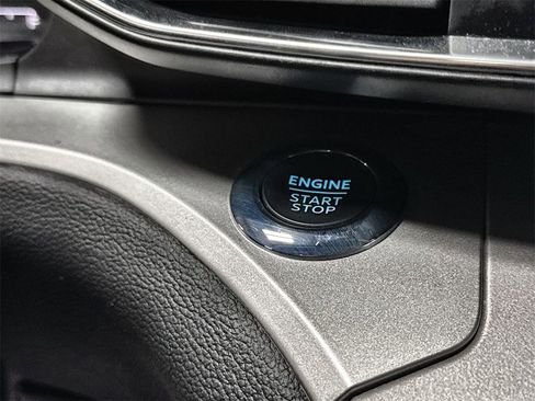 Used 2022 Ford Explorer XLT w/ Equipment Group 202A image 24