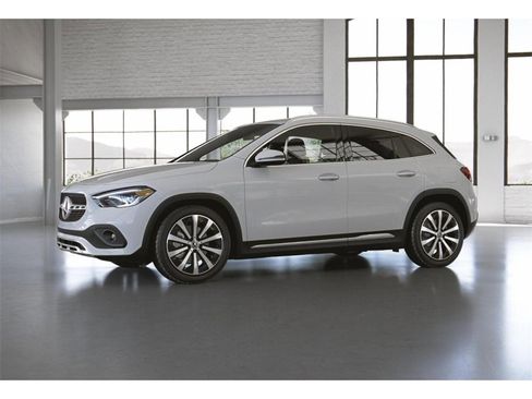 Used 2022 Mercedes-Benz GLA 250 4MATIC image 38
