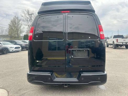 Used 2019 Chevrolet Express 2500 Extended w/ Enhanced Convenience Package RWD image 6