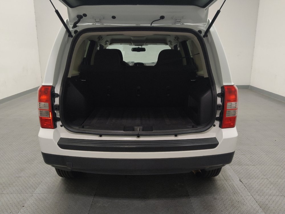 Used 2016 Jeep Patriot Sport w/ Power Value Group FWD image 29