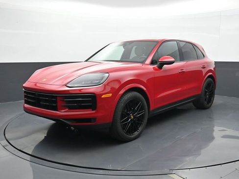 Certified 2024 Porsche Cayenne AWD/4WD image 1
