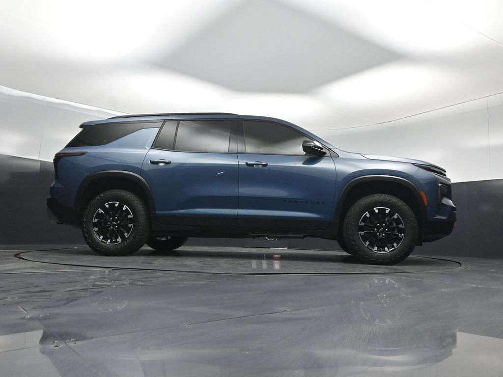 Used 2025 Chevrolet Traverse Z71 w/ Driver Confidence Package AWD/4WD image 40