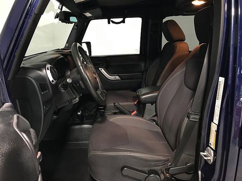 Used 2013 Jeep Wrangler Unlimited Rubicon w/ Connectivity Group image 11