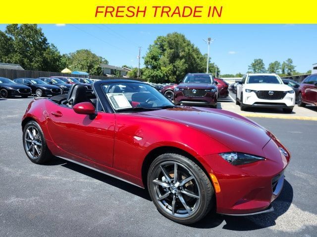 Used 2021 MAZDA MX-5 Miata Grand Touring RWD image 26