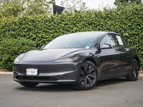 Used 2025 Tesla Model 3 Long Range image 1