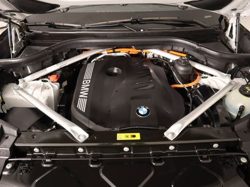 Used 2026 BMW X5 xDrive50e w/ M Sport Package image 21