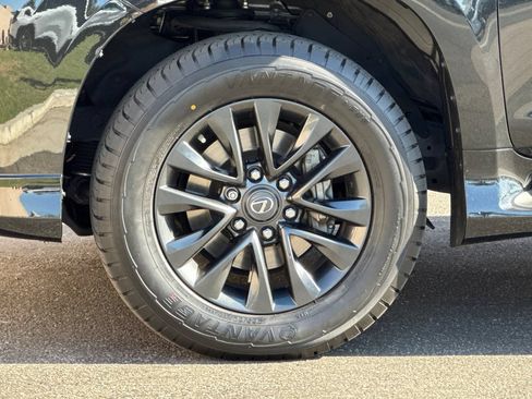 Certified 2023 Lexus GX 460 Premium w/ Premium Package AWD/4WD image 31