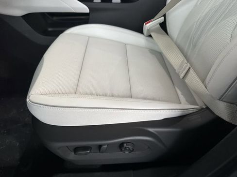 New 2026 Buick Envision Avenir image 12