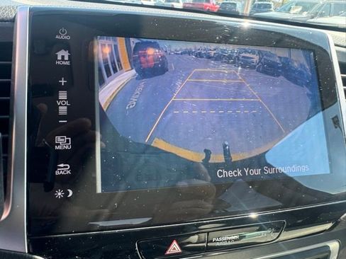 Used 2017 Honda Pilot EX image 12
