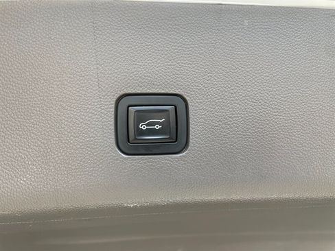 Used 2018 Chevrolet Traverse Premier AWD/4WD image 31