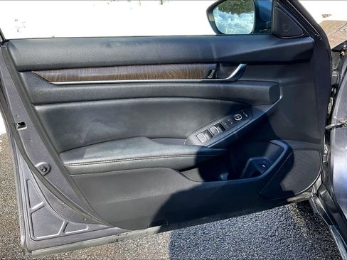 Certified 2019 Honda Accord EX image 8
