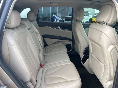 Used 2020 Lincoln Nautilus Reserve image 13