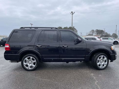 Used 2015 Ford Expedition XLT image 2