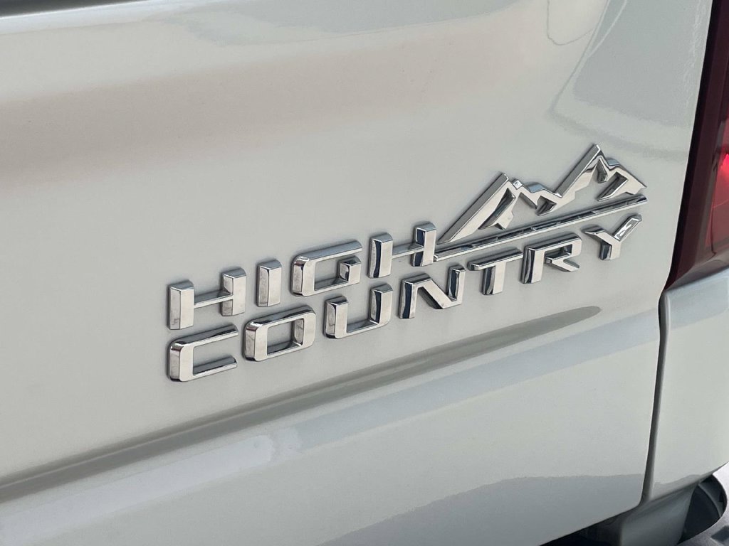 Used 2024 Chevrolet Silverado 1500 High Country AWD/4WD image 9